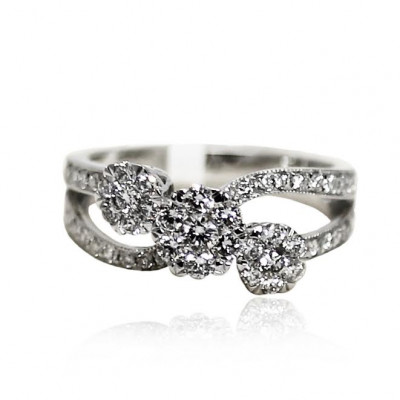 White Gold Infinity Ring With Brilliant Cut Diamonds