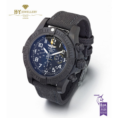 Breitling Avenger Hurricane Breitlight - ref XB0180E4/BF31
