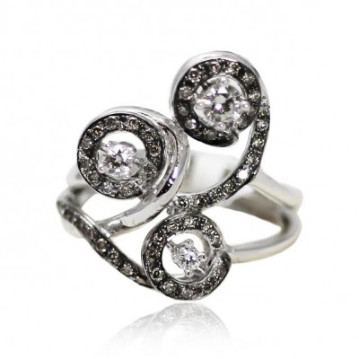 White Gold Ring With Brilliant Cut Diamonds