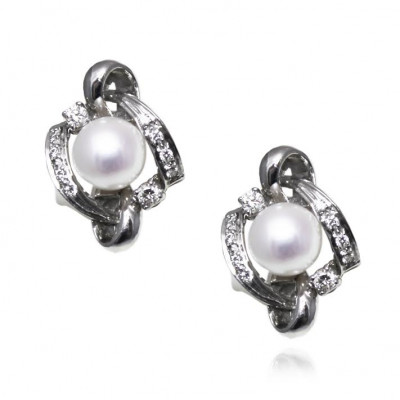 White Gold Pearl Earrings With Brilliant Cut Diamonds