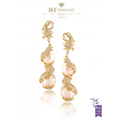 Yellow Gold Baroque Pearl Earrings set with Diamonds - 104.83 ct