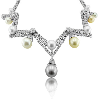 White Gold Cultured Pearl Necklace With Brilliant Cut Diamonds