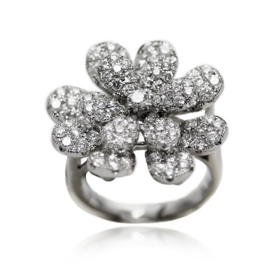 White Gold Flower Cocktail Ring With Brilliant Cut Diamonds