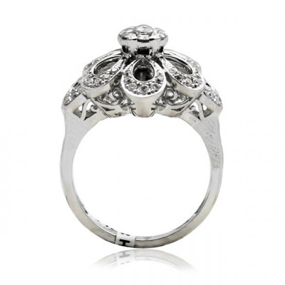White Gold Engagement Ring With Brilliant Cut Diamonds