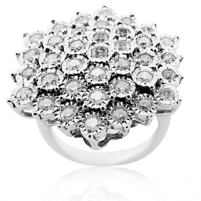 White Gold Flower Ring With Brilliant Cut Diamonds