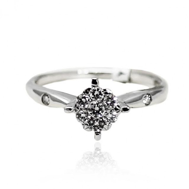White Gold Engagement Ring With Brilliant Cut Diamonds