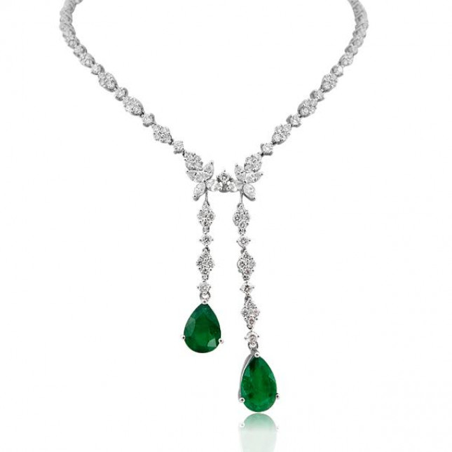 Classic sweeping Emerald and Diamonds Necklace 