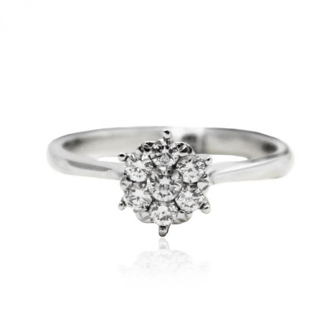White Gold Engagement Ring With Brilliant Cut Diamonds