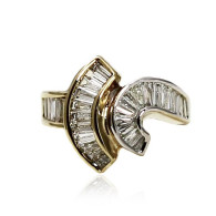 Yellow Gold Ring With Baguette Cut Diamonds