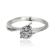 White Gold Engagement Ring With Brilliant Cut Diamonds
