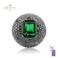 White Gold Black Diamonds and Green Tourmaline Ring - 10.70 ct
