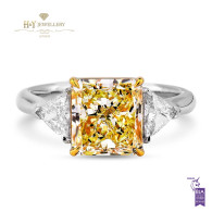 Fancy Light Yellow Diamond Ring - 3.48 ct