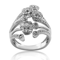 White Gold Detailed Flower Ring With Brilliant Cut Diamonds