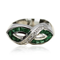White Gold Ring With Baguette And Emerald Cut Emeralds And Brilliant Cut Diamonds