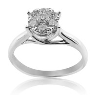 White Gold Engagement Ring With Brilliant Cut Diamonds