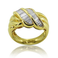 Yellow Gold Ring With Baguette Cut Diamonds